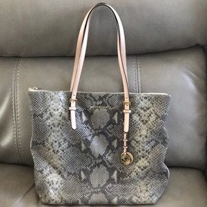 Michael Kors Jet Set tote EUC